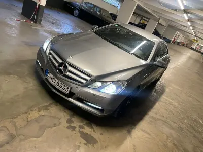Gebraucht Mercedes E220 AMG 170 PS (125 kW) 2011 Grau Coupé