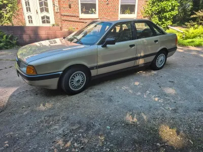 Gebraucht Audi 80 69 PS (50 kW) 1991 Gold Limousine