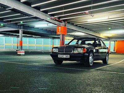 Gebraucht Mercedes 190 109 PS (80 kW) 1991 Schwarz Limousine