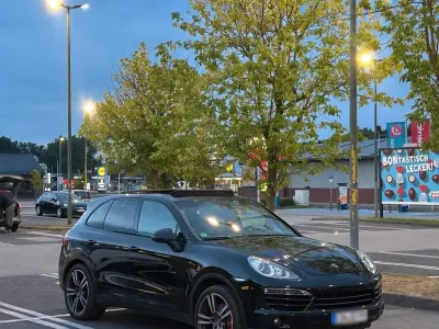 Gebraucht Porsche Cayenne 176 PS (129 kW) 2010 Schwarz SUV