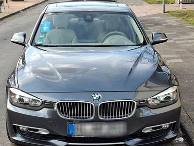 Gebraucht BMW 320 Sport Line 184 PS (135 kW) 2012 Grau Limousine