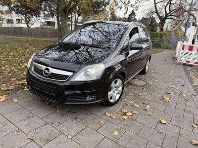 Saphirschwarz mi2 Gebraucht 2006 Opel Zafira Sport Van / Kleinbus | 2.499 € (Etwas zu teuer)