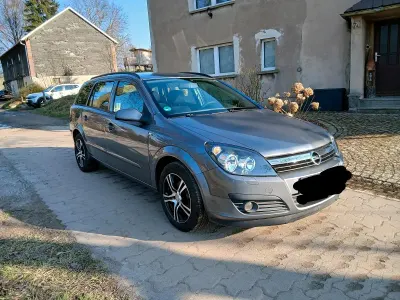 Używany Opel Astra 105 KM (77 kW) 2006 Srebrny Kombi