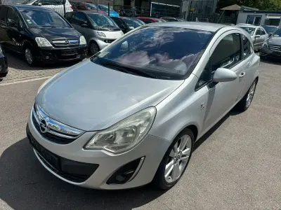 Gebraucht Opel Corsa 69 PS (50 kW) 2012 Silber Kleinwagen