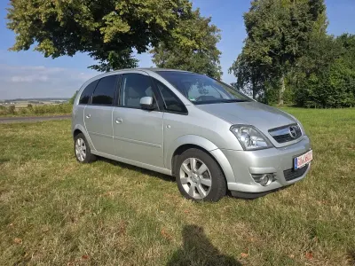 Gebraucht Opel Meriva Innovation 105 PS (77 kW) 2010 Silber Van / Kleinbus