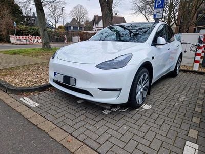 Weiß Gebraucht 2023 Tesla Model Y Standard Range SUV | 24.000 € (Guter Preis)