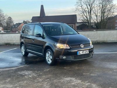Schwarz Gebraucht 2011 VW Touran Van / Kleinbus | 4.990 € (Guter Preis)