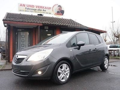Grau Gebraucht 2011 Opel Meriva Design Edition Van / Kleinbus | 2.990 € (Guter Preis)
