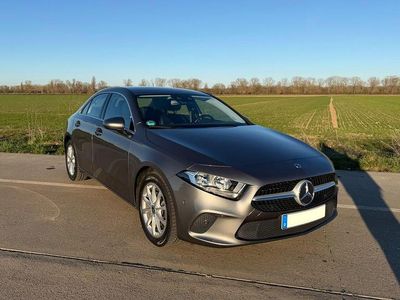 Gebraucht Mercedes A200 Business 163 PS (119 kW) 2020 Grau Limousine