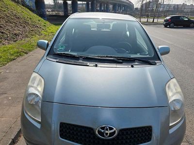 Gebraucht Toyota Yaris 87 PS (63 kW) 2007 Grau Kleinwagen