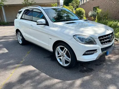 Gebraucht Mercedes ML350 258 PS (189 kW) 2012 Weiß SUV