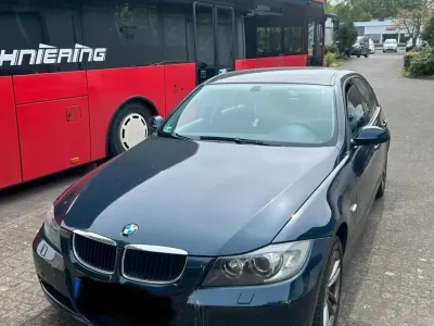 Gebraucht BMW 318 129 PS (94 kW) 2006 Blau Limousine