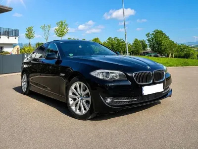 Gebraucht BMW 525 Sport Line 303 PS (222 kW) 2010 Schwarz Limousine