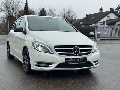 Gebraucht Mercedes B220 184 PS (135 kW) 2014 Weiß Van / Kleinbus