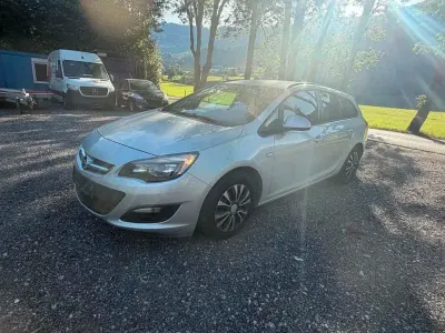 Gebraucht Opel Astra Selection 110 PS (80 kW) 2013 Silber Kombi