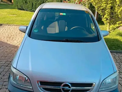 Gebraucht Opel Zafira 101 PS (74 kW) 2004 Silber Van / Kleinbus