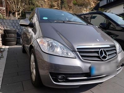 Gebraucht Mercedes A160 95 PS (69 kW) 2011 Silber Kleinwagen