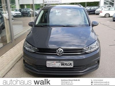 Gebraucht VW Touran Trendline 116 PS (85 kW) 2019 Uranograu Van / Kleinbus