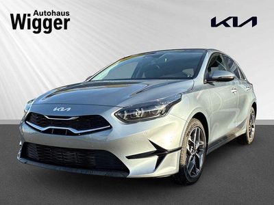 Neu Kia Ceed Style 101 PS (74 kW) 2026 Lunarsilber Kleinwagen