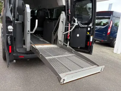 Gebraucht Ford Transit Custom 131 PS (96 kW) 2018 Schwarz Van / Kleinbus