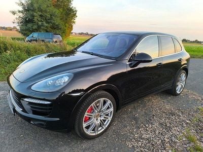Schwarz Gebraucht 2014 Porsche Cayenne Turbo SUV | 33.950 €