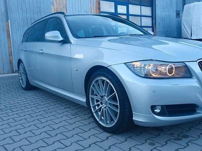 Silber Gebraucht 2011 BMW 330 Kombi | 10.990 € (Superpreis)