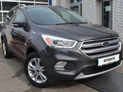 Gebraucht Ford Kuga Titanium 150 PS (110 kW) 2017 Grau SUV