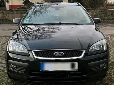 Schwarz Gebraucht 2007 Ford Focus Kombi | 2.800 €