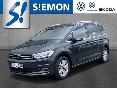 Gebraucht VW Touran Highline 150 PS (110 kW) 2024 Grau Van / Kleinbus