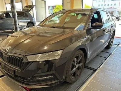 Gebraucht Skoda Octavia SportLine 190 PS (139 kW) 2022 Schwarzmagic perleffekt Kombi
