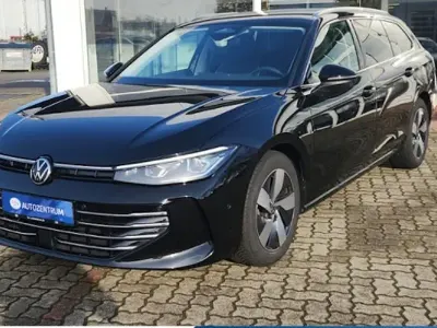 Second-hand VW Passat Elegance 150 CP (110 kW) 2025 Negru Break