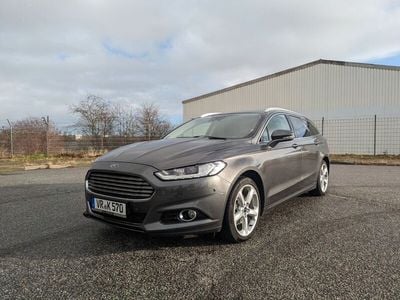 Gebraucht Ford Mondeo Titanium 203 PS (149 kW) 2015 Grau Kombi