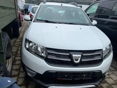 Gebraucht Dacia Sandero Prestige 90 PS (66 kW) 2015 Weiß Limousine