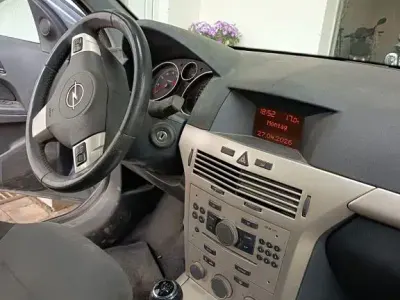 Second-hand Opel Astra 105 CP (77 kW) 2007 Berlinǎ