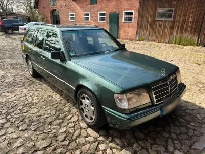 Gebraucht Mercedes E320 220 PS (161 kW) 1995 Grün Kombi