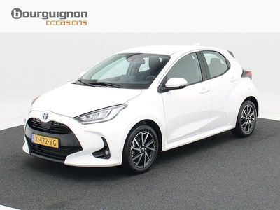 Weiß Gebraucht 2024 Toyota Yaris Hybrid Limousine | 21.250 € (Fairer Preis)
