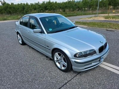 BMW 323