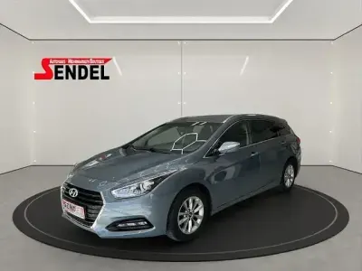 Second-hand Hyundai i40 Trend 141 CP (103 kW) 2016 Albastru Break