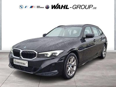Schwarz Gebraucht 2022 BMW 320e Shadowline Kombi | 26.890 € (Fairer Preis)