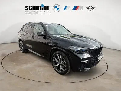 Gebraucht BMW X5 M Sport 340 PS (250 kW) 2023 (schwarz)  black sapphire SUV