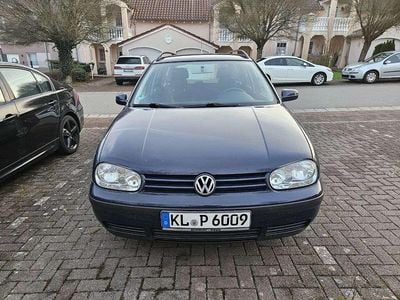 Blau Gebraucht 2002 VW Golf IV Kombi | 2.400 € (Etwas zu teuer)