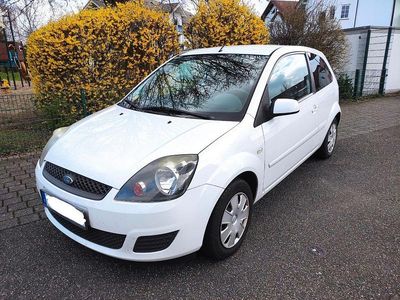 Gebraucht Ford Fiesta 69 PS (50 kW) 2008 Weiß Kleinwagen