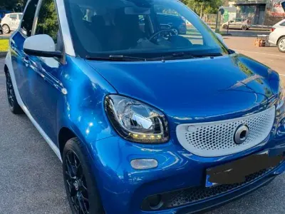 Gebraucht Smart ForFour 90 PS (66 kW) 2018 Blau Kleinwagen
