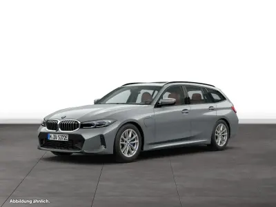 Gebraucht BMW 330e Sport Line 292 PS (214 kW) 2025 Grau Kombi