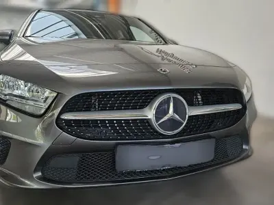 Gebraucht Mercedes A200 163 PS (119 kW) 2018 Grau metallic