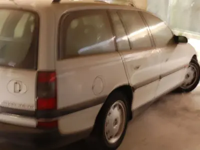Gebraucht Opel Omega 131 PS (96 kW) 1998 Weiß Limousine
