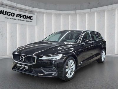 Gebraucht Volvo V60 Momentum 163 PS (119 kW) 2020 Onyx black / metallic Kombi