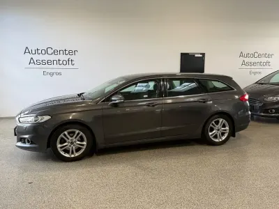 Gebraucht Ford Mondeo Titanium 179 PS (131 kW) 2015 Grau Limousine