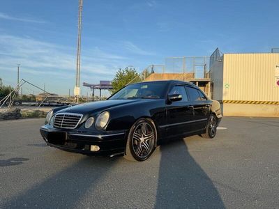 Mercedes E320
