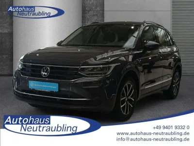 Gebraucht VW Tiguan Life 150 PS (110 kW) 2023 Delfingrau SUV
